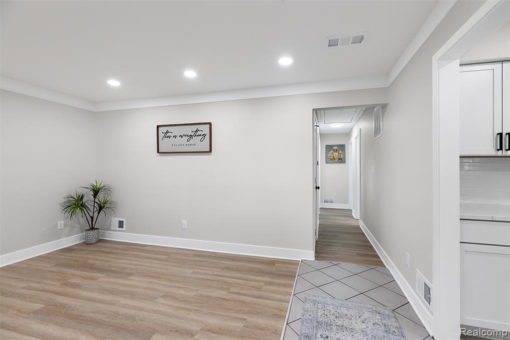 4455 Hipp Street, Dearborn Heights, MI 48125 — Photo 12