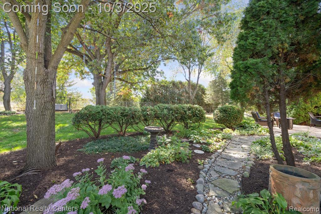 489 Gleneagles, Highland, MI — Photo 49