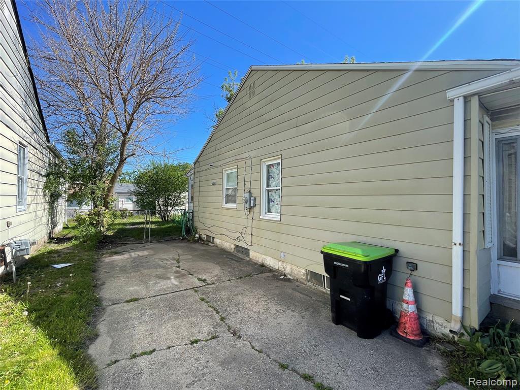 498 Montana Avenue, Pontiac, MI 48341 — Photo 4