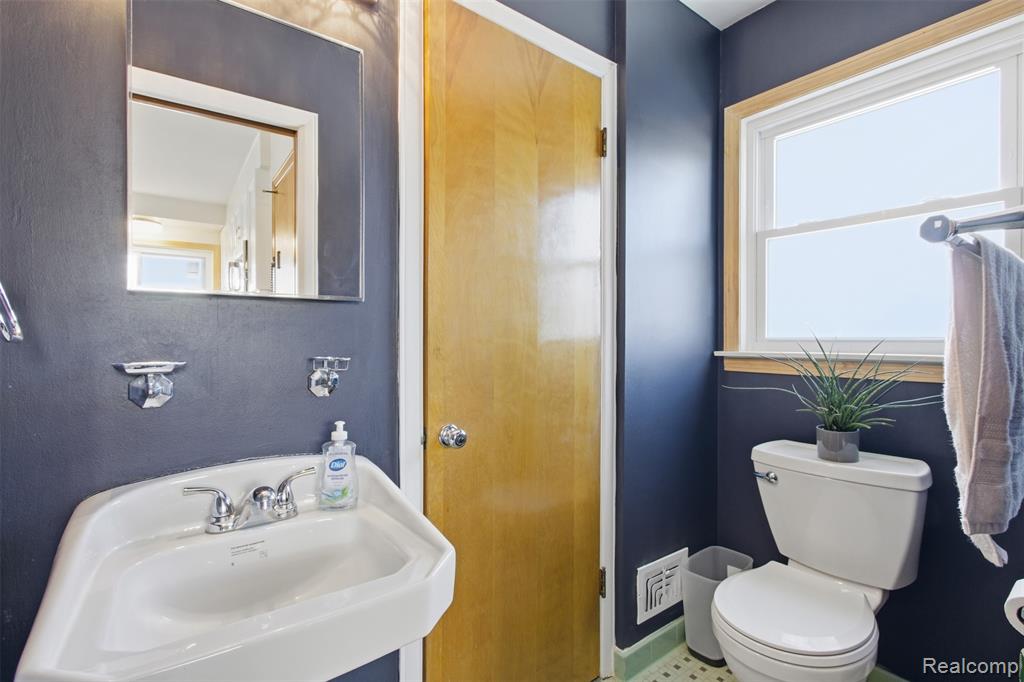 9290 Allen Road, Allen Park, MI 48101 — Photo 14