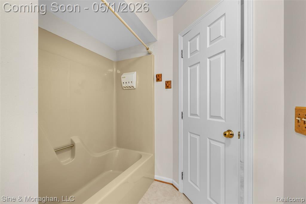 4991 Crooks Road, Royal Oak, MI 48073 — Photo 19