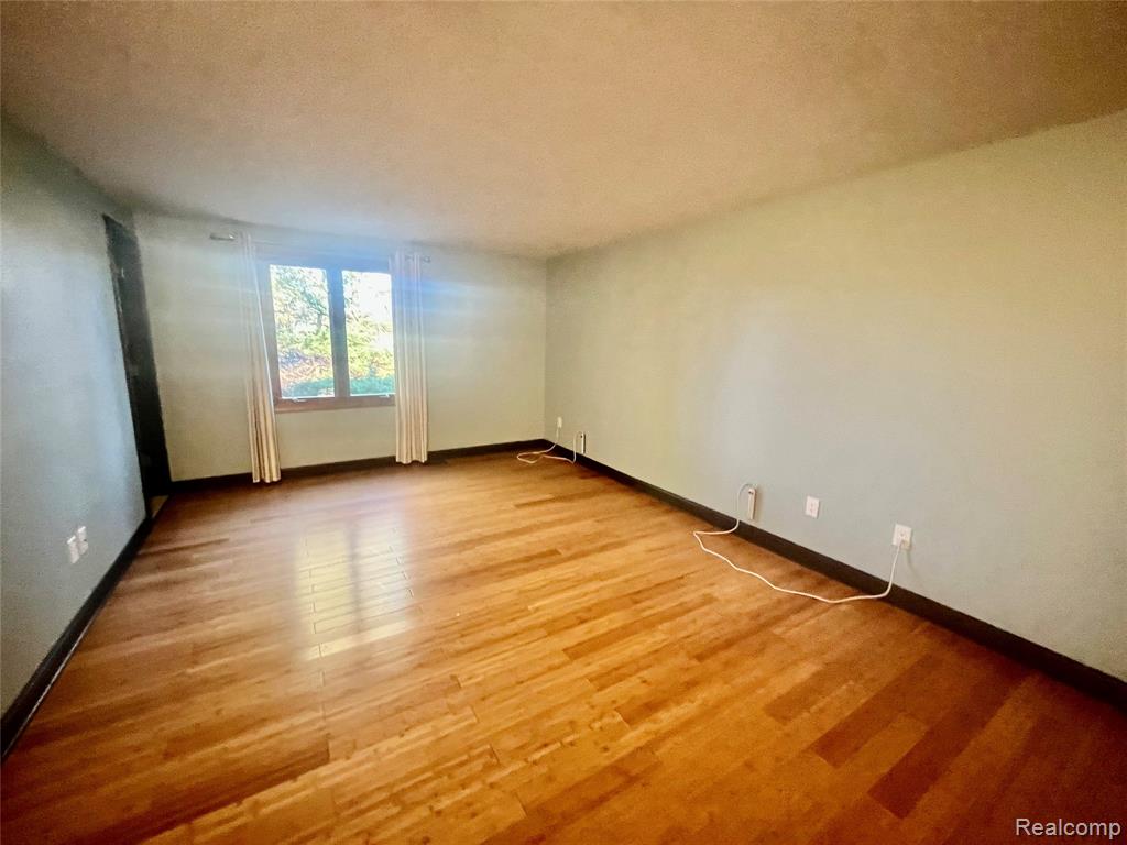 5160 Orchard Crest Drive, Troy, MI 48085 — Photo 10