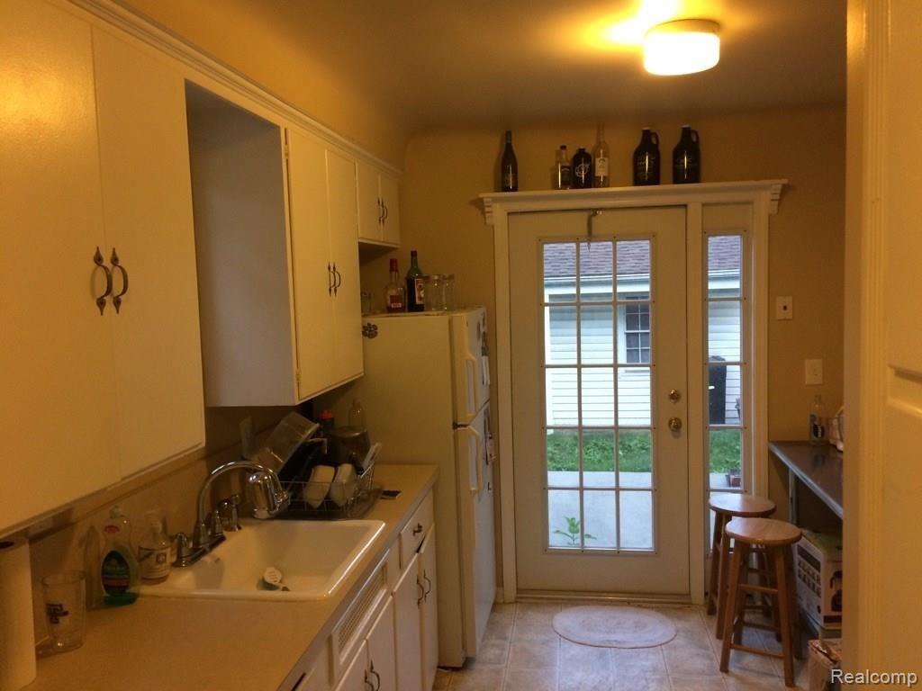 909 W 4TH Street, Royal Oak, MI 48067 — Photo 9