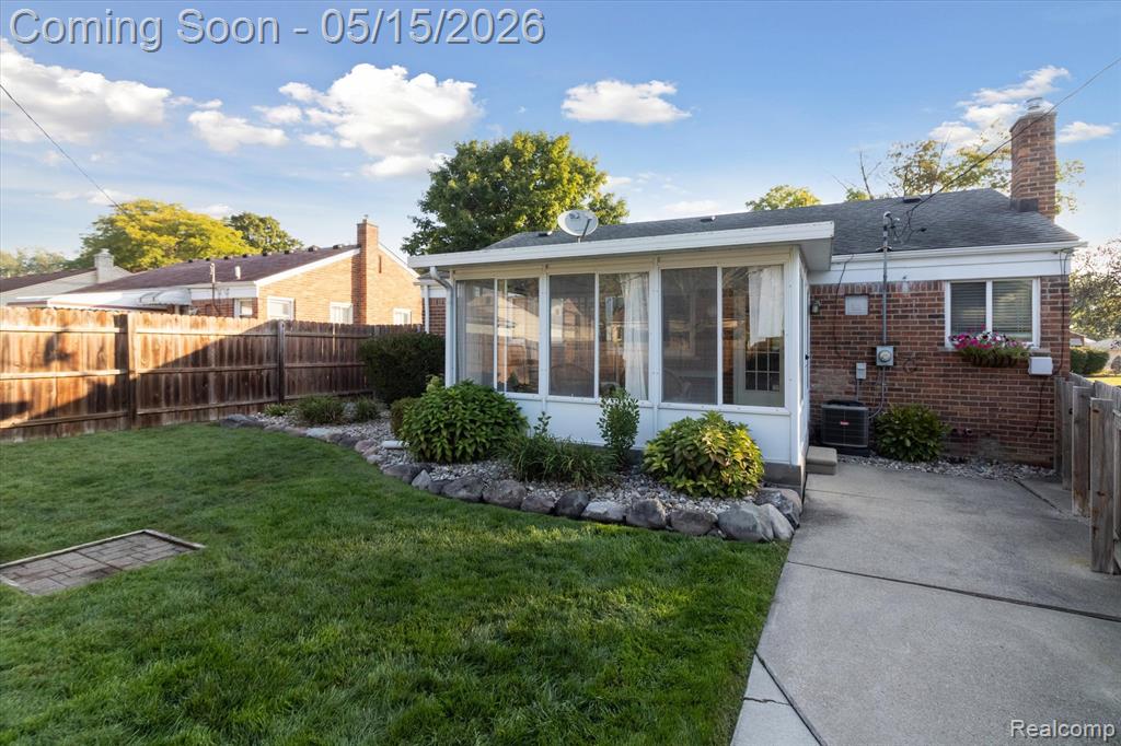 31775 Marblehead Road, Farmington, MI 48336 — Photo 18