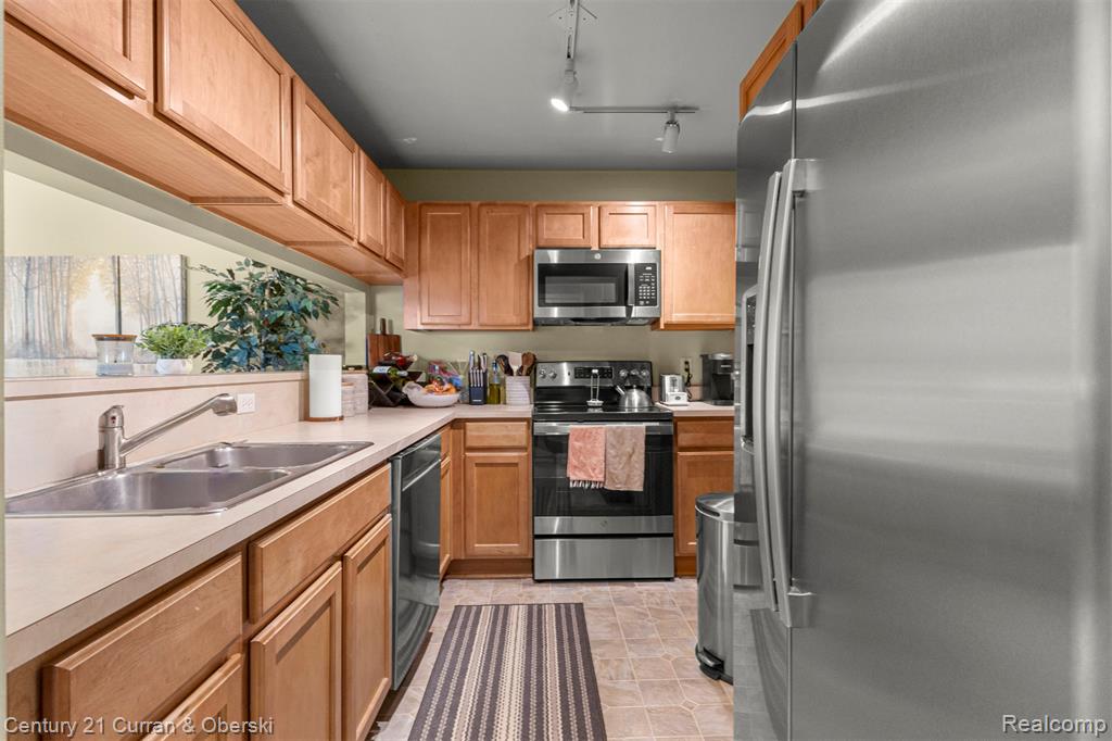 23018 Fairlane Boulevard, Woodhaven, MI 48183 — Photo 8