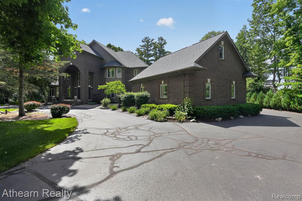 5326 Lake Forest Boulevard - Photo 3