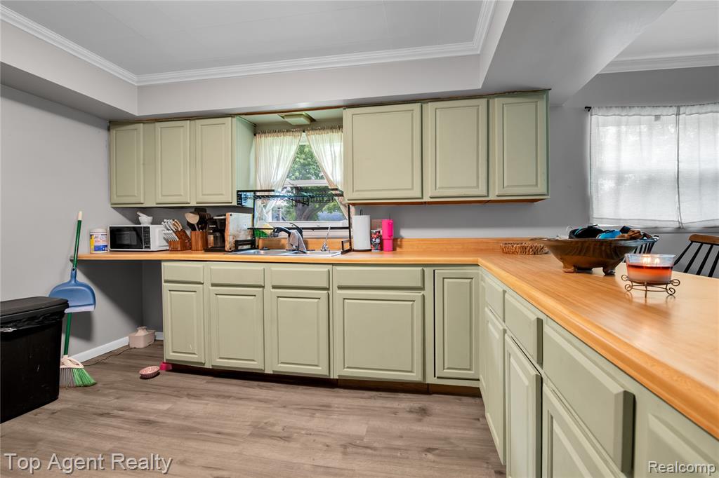 5648 Parkview Street, Newport, MI 48166 — Photo 9