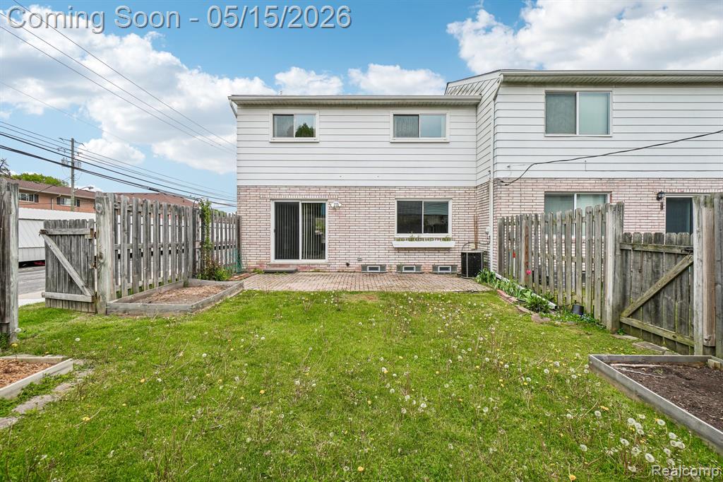 44 Stratford Lane, Rochester Hills, MI 48309 — Photo 33