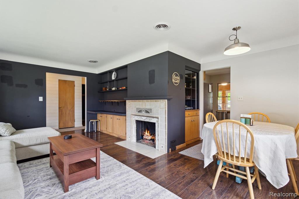 208 E SAINT CLAIR Street, Almont, MI 48003 — Photo 12