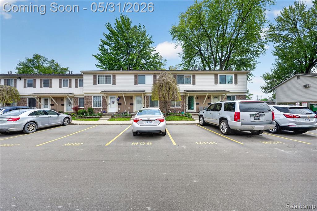 39700 Manor Drive, 10, Harrison Township, MI — Photo 2