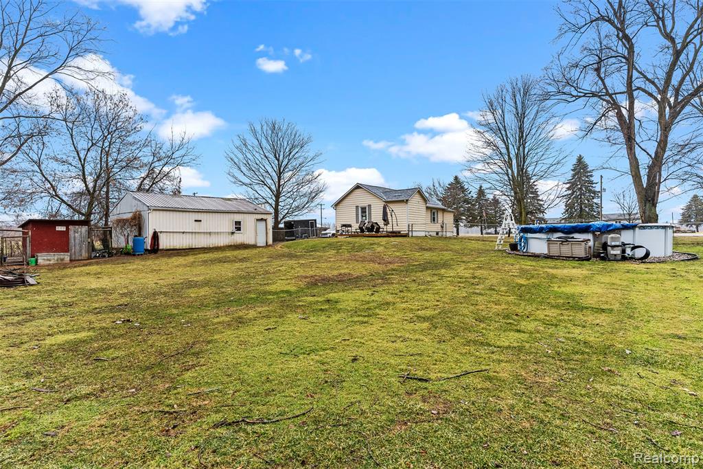 7250 Frances Road, Flushing, MI 48433 — Photo 10