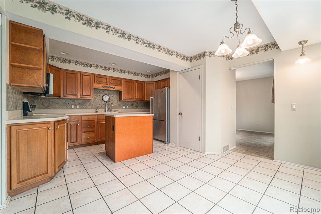 8165 Holcomb Road, Clarkston, MI 48348 — Photo 12