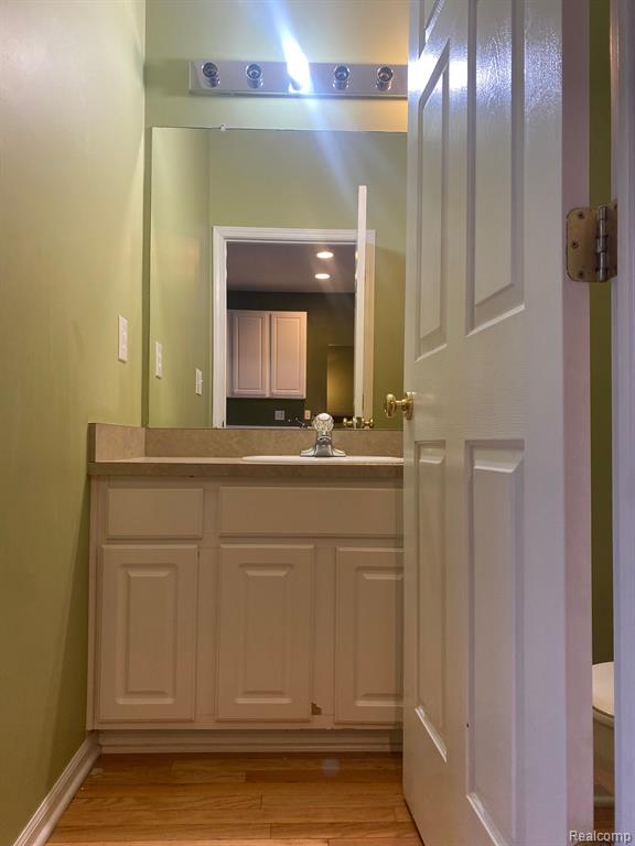 636 CHERRY ORCHARD Road, Canton, MI 48188 — Photo 10