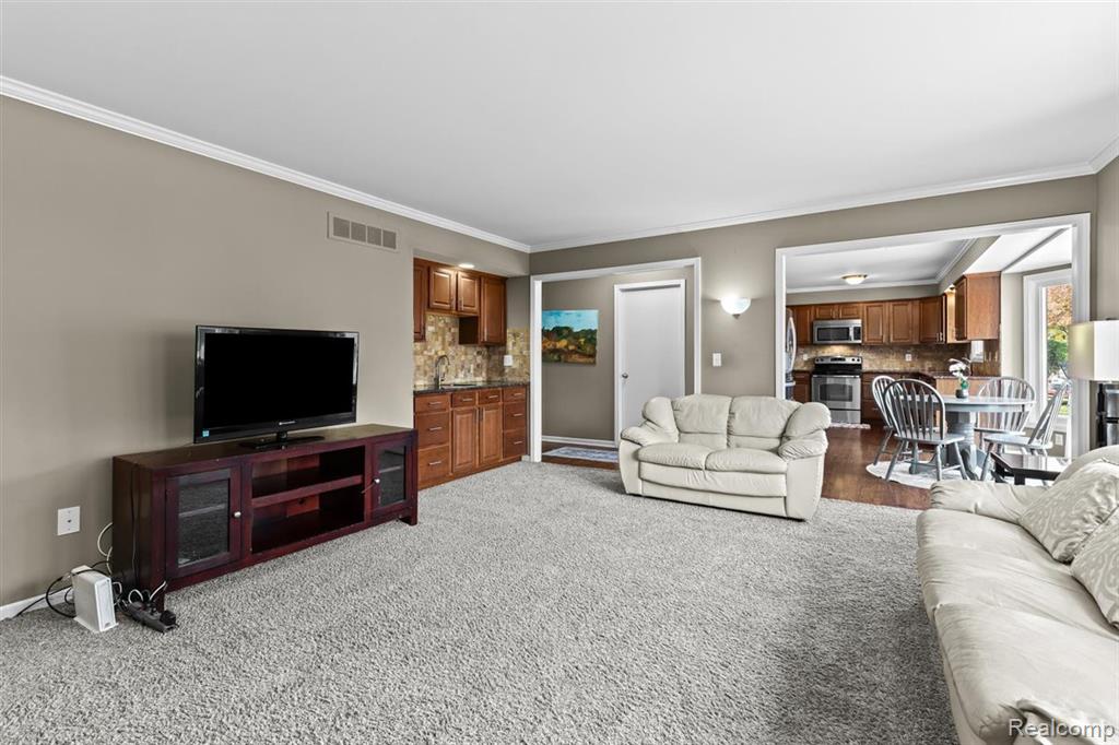 44808 Rivergate Drive, Clinton Twp, MI 48038 — Photo 15