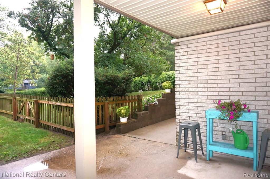 4858 GRANDVIEW Drive, Ypsilanti, MI 48197 — Photo 33
