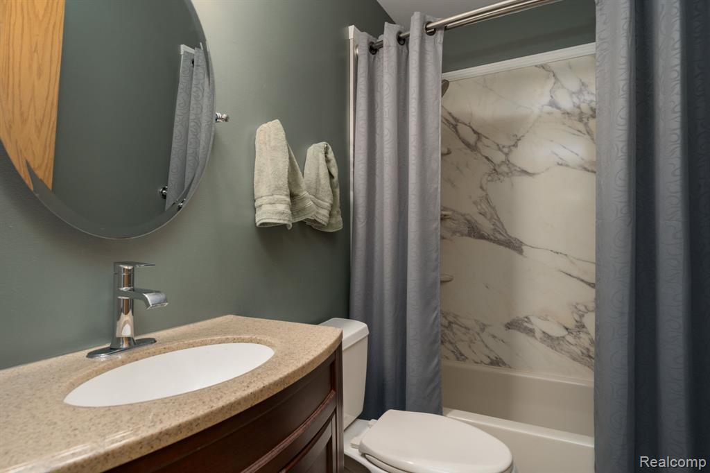 2941 Silverhill Drive, Waterford, MI 48329 — Photo 27