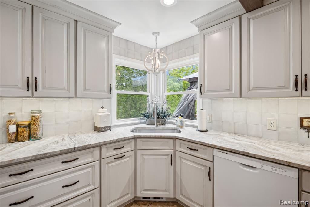945 Gray Fox Court, Howell, MI 48843 — Photo 22