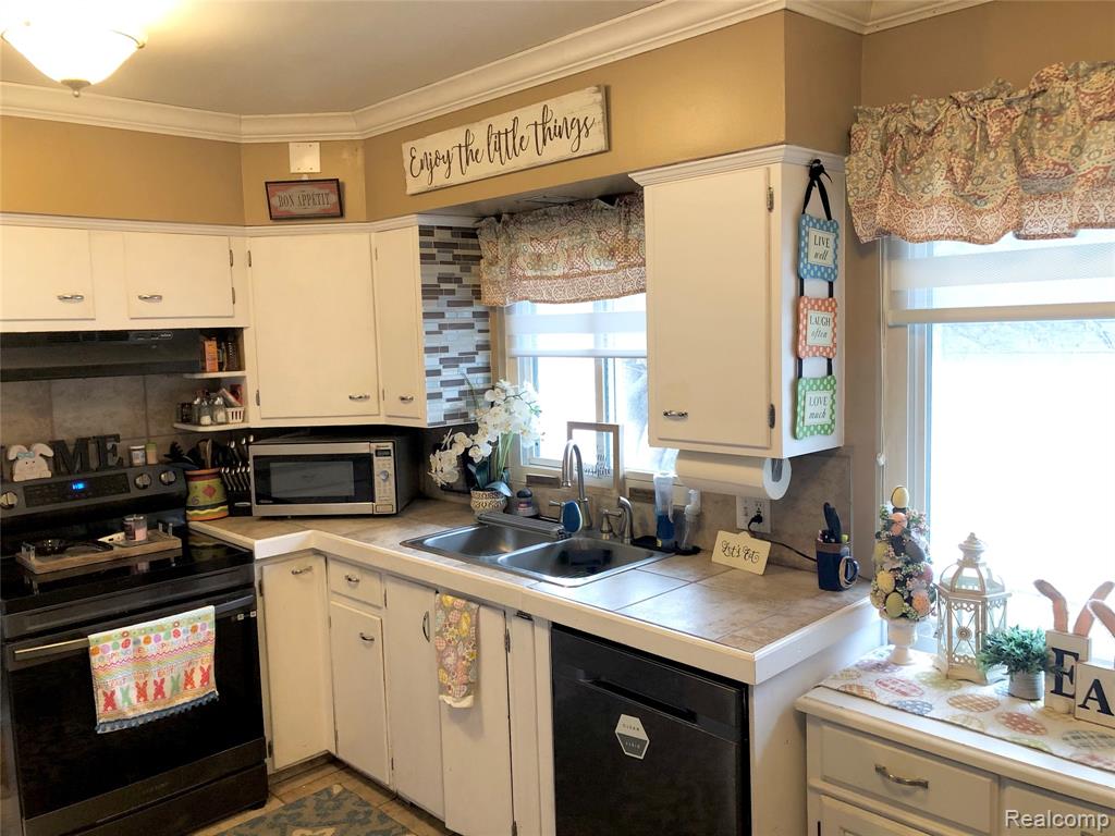 638 Maxine Street, Flint, MI 48503 — Photo 14
