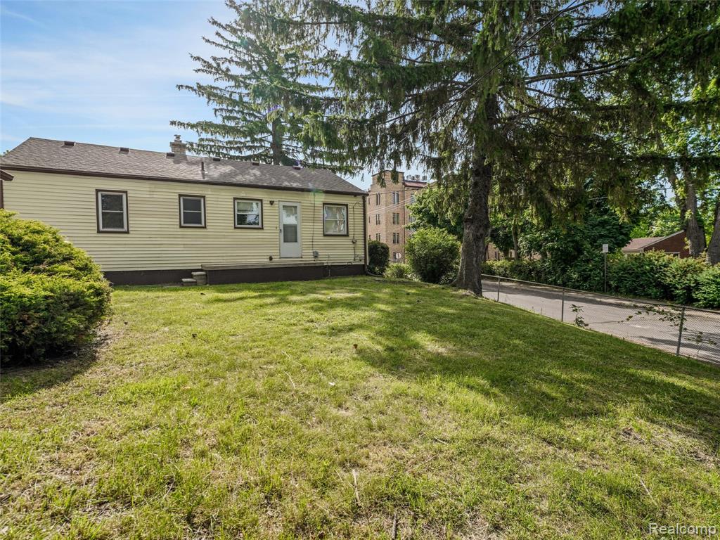 96 Oneida Street, Pontiac, MI 48341 — Photo 24