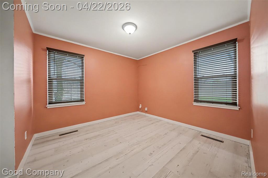 10280 Troy Street, Oak Park, MI 48237 — Photo 11
