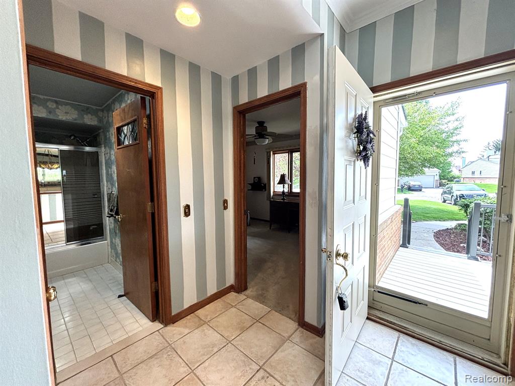 34060 HILLSIDE, Farmington Hills, MI 48335 — Photo 23