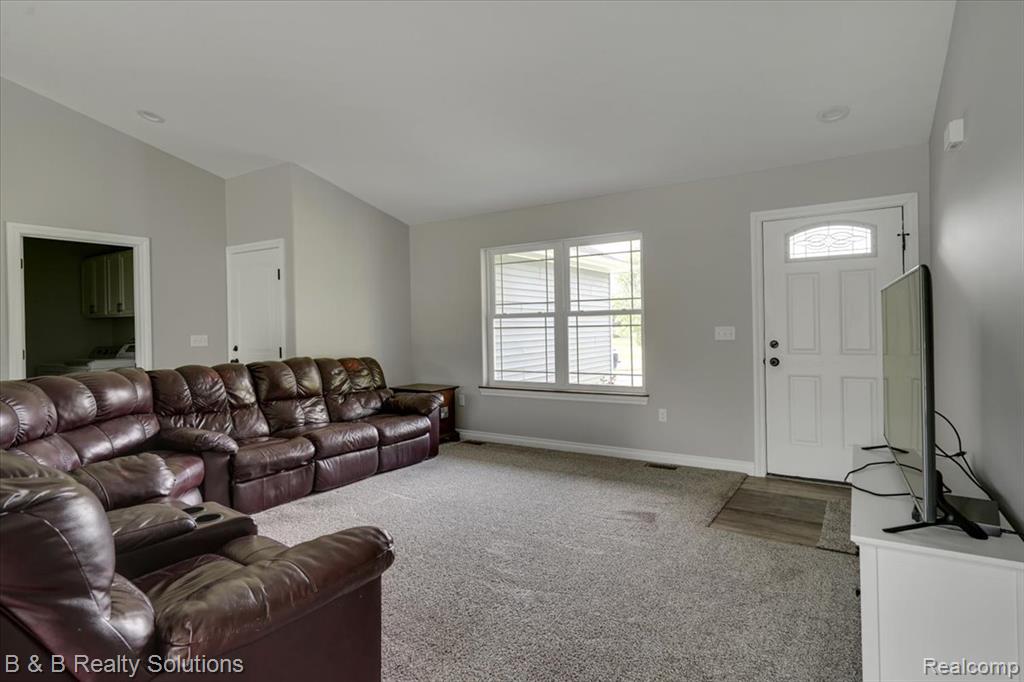 437 Angle Road, Lapeer, MI 48446 — Photo 7