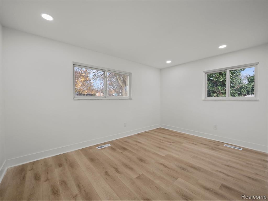 7011 WHITE PINE Drive, Bloomfield Hills, MI 48301 — Photo 16
