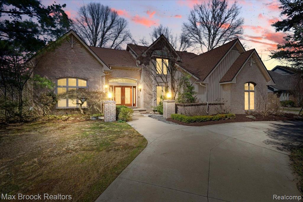 6362 CHARLES Drive, West Bloomfield, MI — front exterior