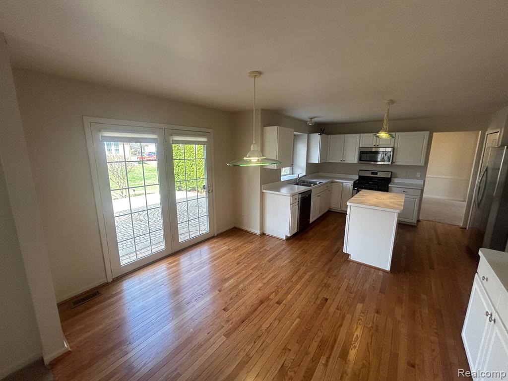 855 CHELSEA Road, Canton, MI 48187 — Photo 18