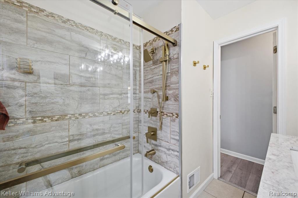 2145 Vernier Road, Grosse Pointe Woods, MI 48236 — Photo 20