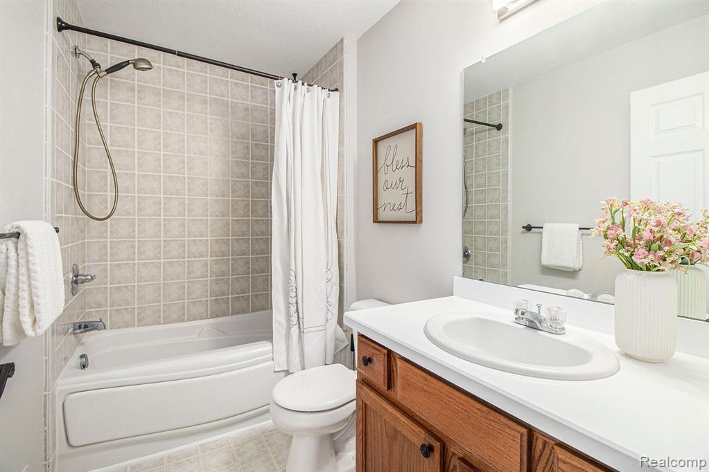 5535 GALLERY PARK Drive, Ann Arbor, MI 48103 — Photo 23