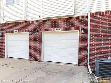 5439 TWIN OAKS Drive, Sterling Heights, MI 48314 — Photo 18
