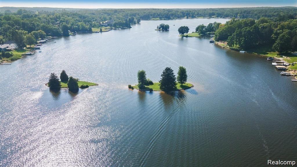 7020 Driftwood Drive, Fenton, MI 48430 — Photo 73