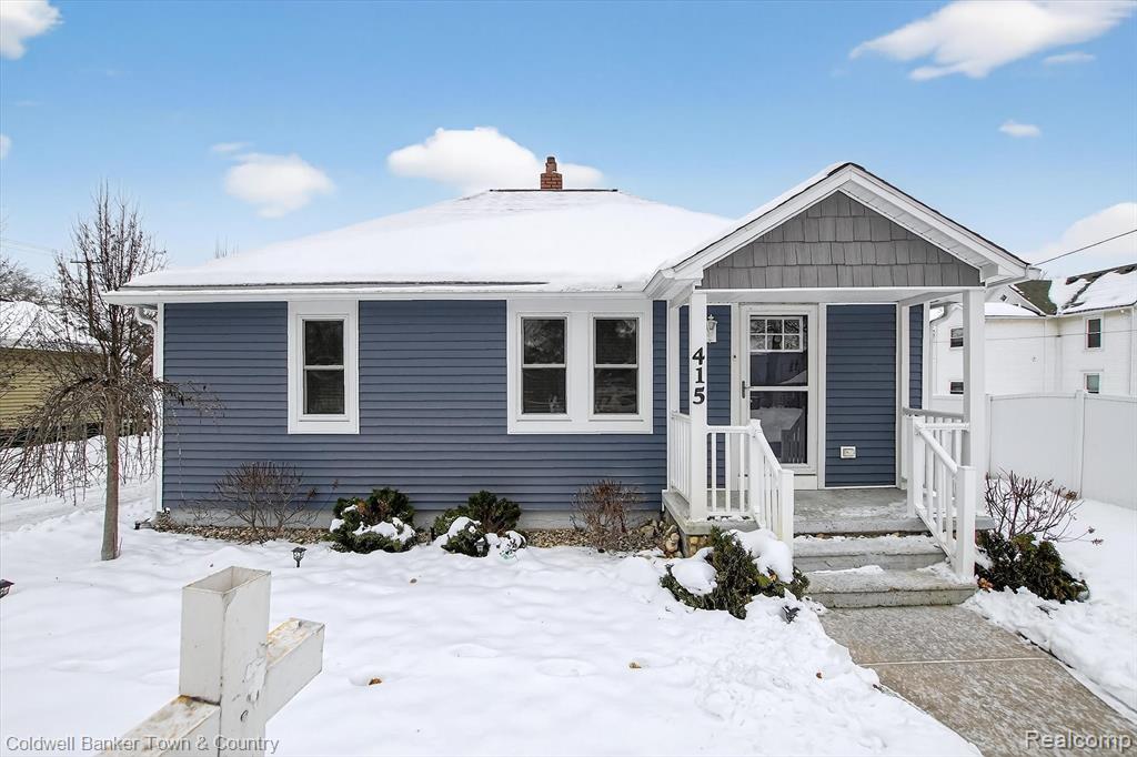 415 Putnam Street, Pinckney, MI 48169 — front exterior