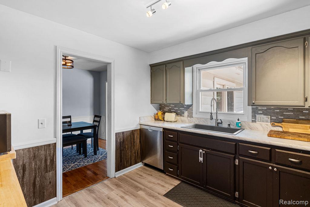 1610 Ravenswood Drive, Lansing, MI 48917 — Photo 15