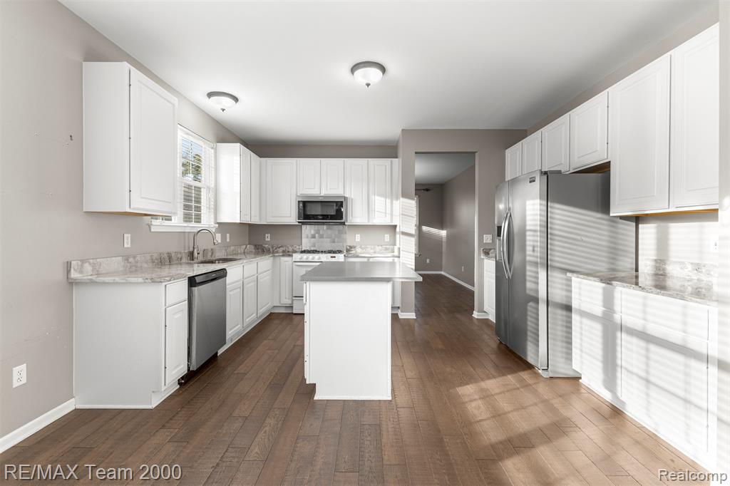 7314 Village Park Drive, Clarkston, MI — Photo 10