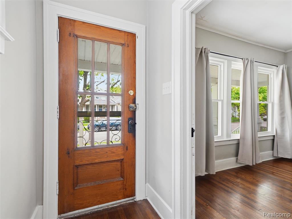 1123 Wayburn Street, Grosse Pointe, MI 48230 — Photo 2