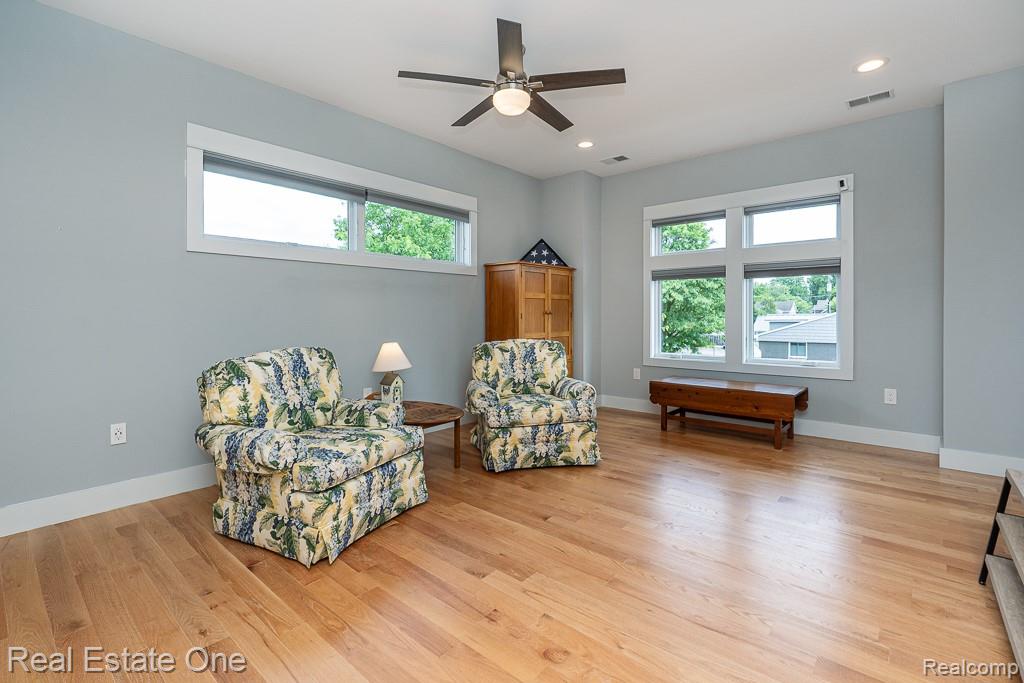 426 W University Drive, Rochester, MI 48307 — Photo 47