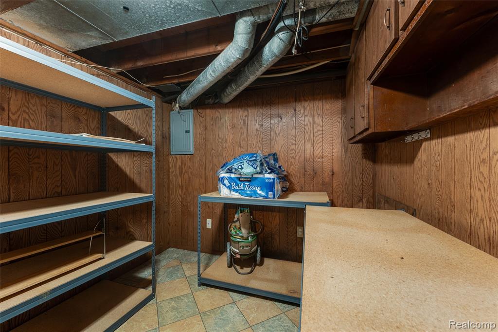 45704 Kensington St, Utica, MI 48317 — Photo 21