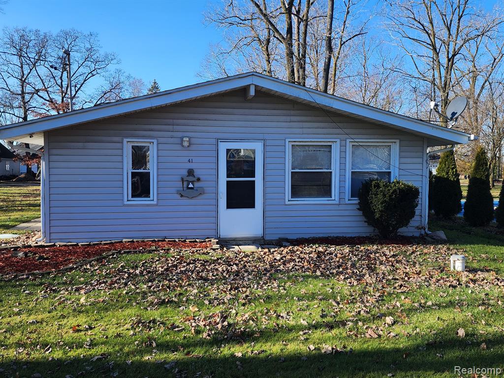 41 FORDS Drive, Brooklyn, MI 49230 — front exterior