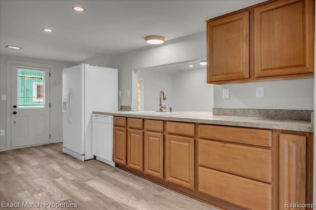 100 Danforth Street, White Lake, MI — Photo 13