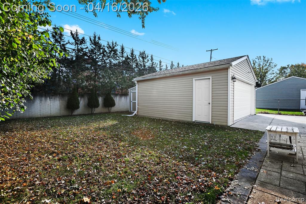 4350 Mandalay Avenue, Royal Oak, MI 48073 — Photo 36