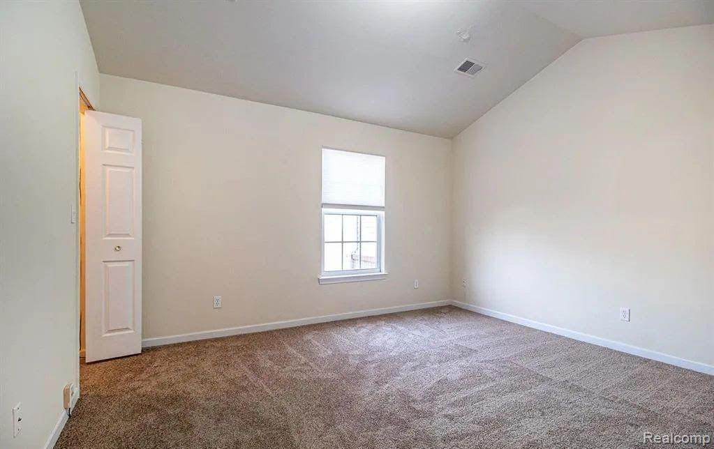 27261 HIDDEN OAKS Drive, Trenton, MI 48183 — Photo 13