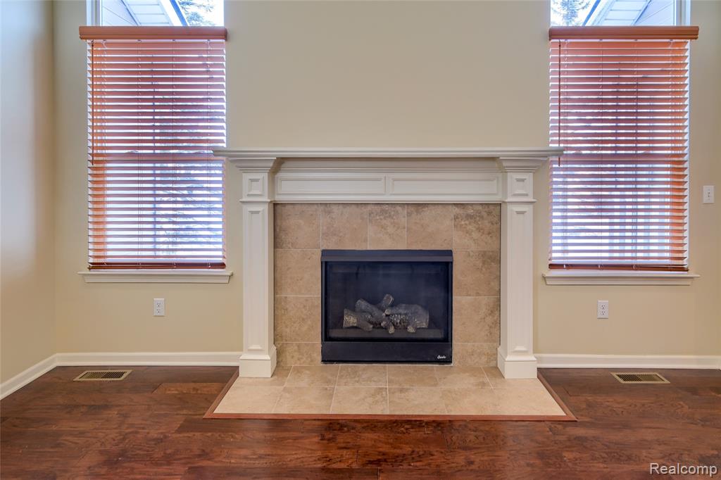 4503 Cross Creek Boulevard, Burton, MI 48509 — Photo 10
