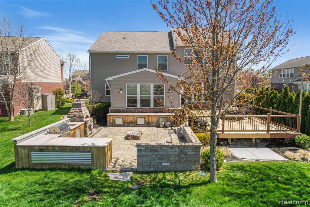 49621 BLOOMSBURY Lane, Macomb, MI 48044 — Photo 35