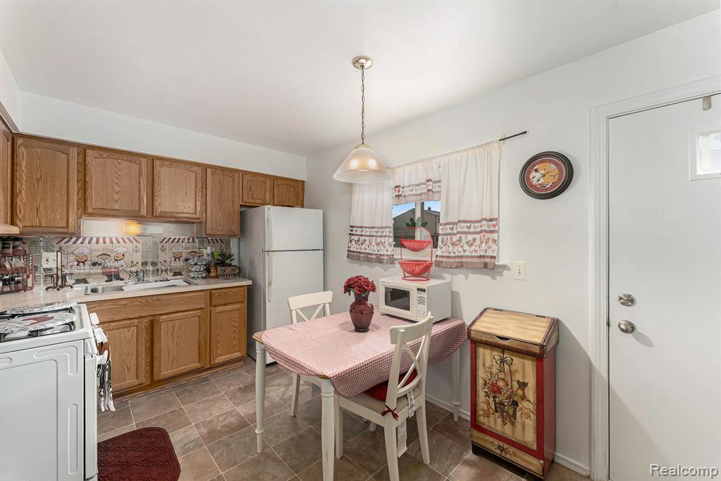 9602 Cornell Street, Taylor, MI 48180 — Photo 7
