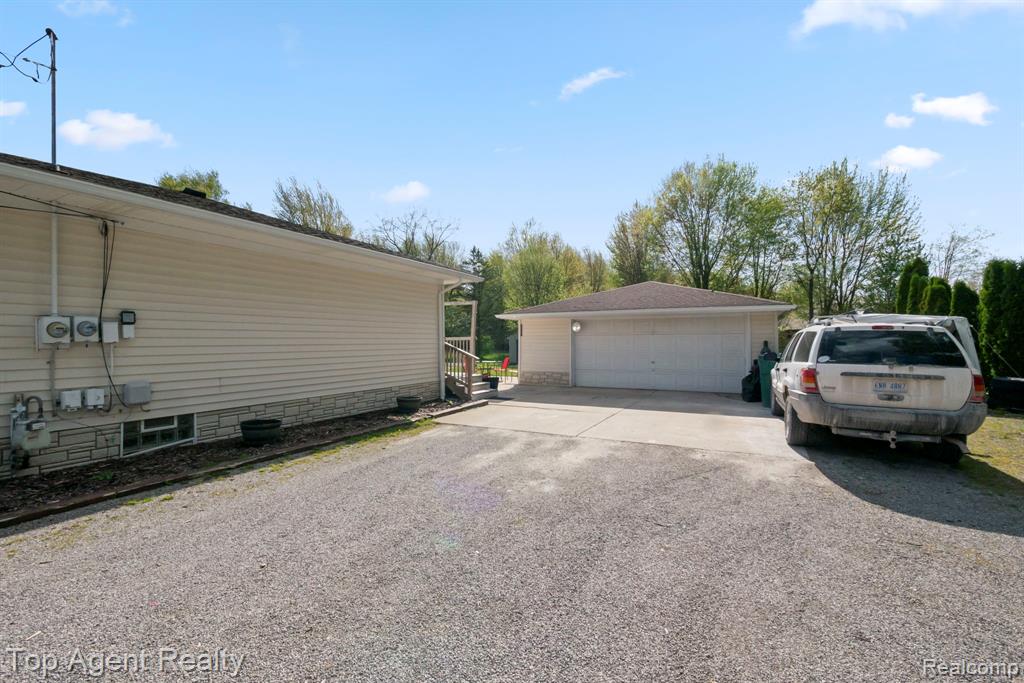 54951 Ridge Road, New Baltimore, MI 48047 — Photo 6