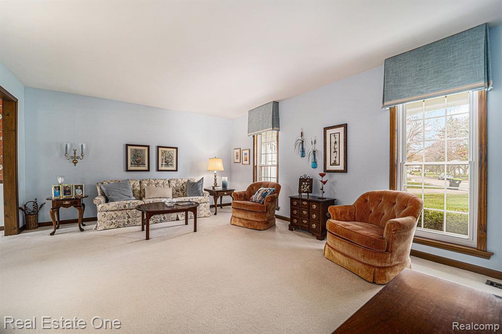 5367 LANGLEWOOD Drive, West Bloomfield, MI — Photo 7