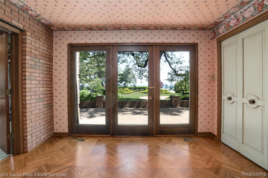 561 Lake Shore Road, Grosse Pointe Shores, MI 48236 — Photo 16