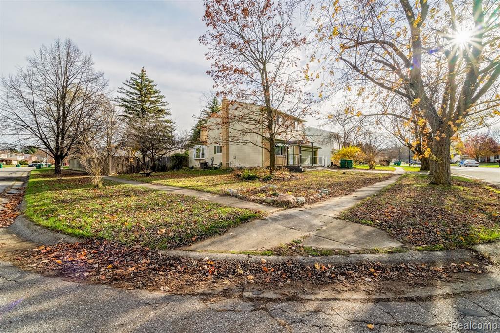5809 HUNTINGTON Drive, Ypsilanti, MI 48197 — Photo 12